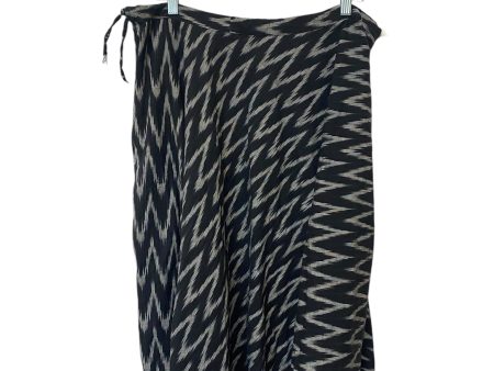 Skirt Maxi By Clothes Mentor In Black & Grey, Size: 0 Fashion