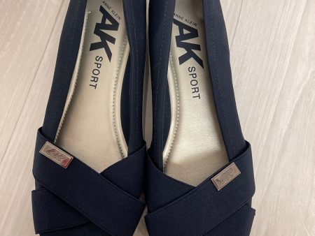 Shoes Flats By Anne Klein In Navy, Size: 9.5 For Sale