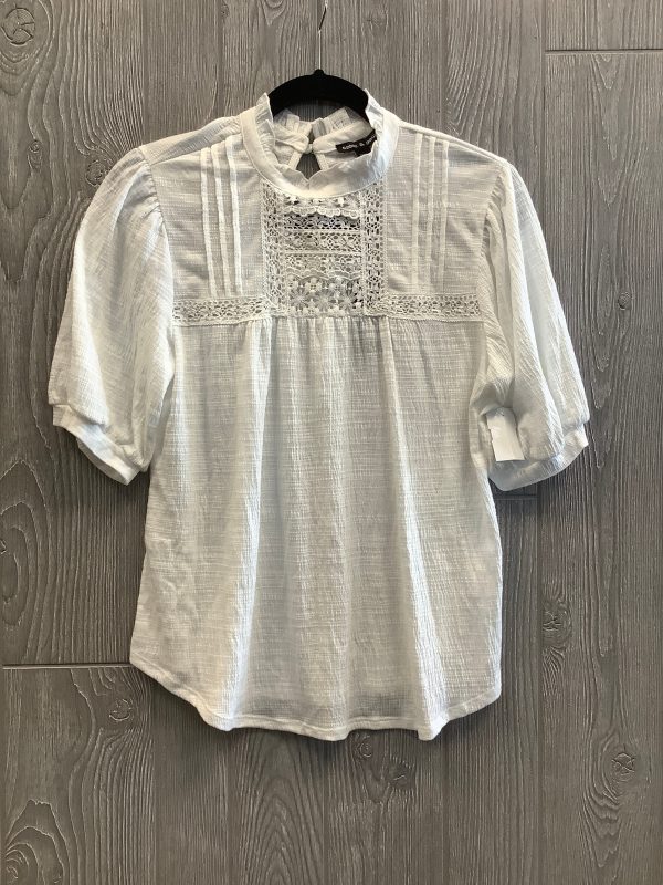 Top Short Sleeve By Cable And Gauge In White, Size: M Online