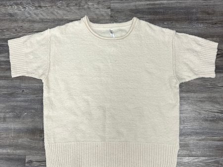 Top Short Sleeve By Trueblood Collective In Cream, Size: S Supply