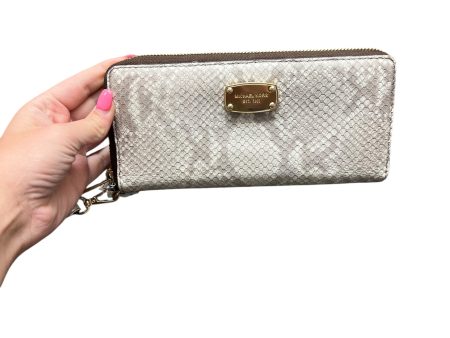 Wallet By Michael Kors, Size: Large Fashion