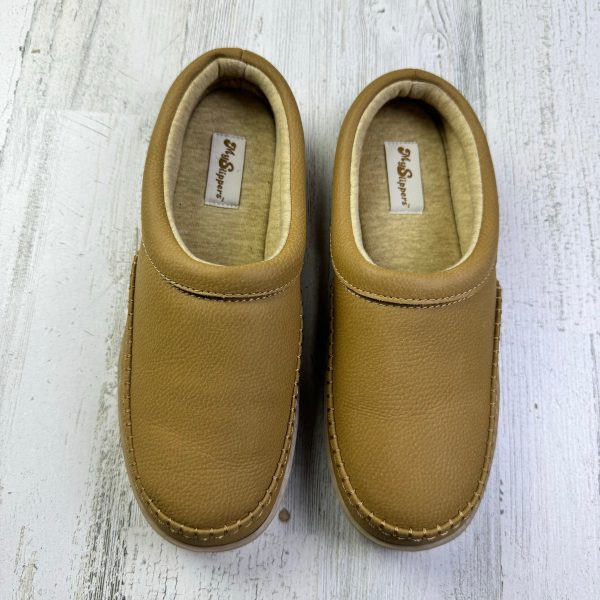 Slippers By Clothes Mentor In Tan, Size: 8 For Sale