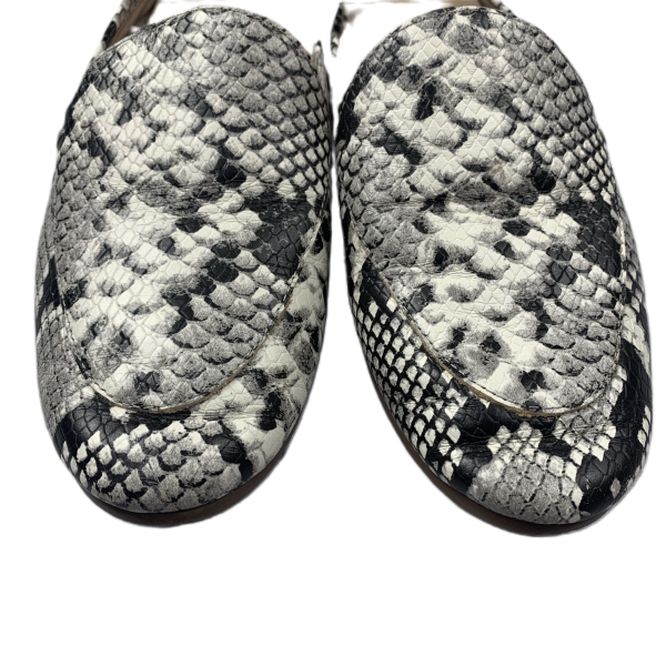 Shoes Flats By Banana Republic In Snakeskin Print, Size: 7.5 Supply