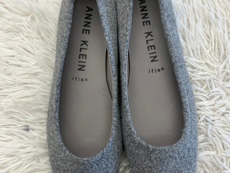 Shoes Flats Ballet By Anne Klein In Grey, Size: 7.5 on Sale