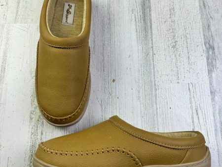 Slippers By Clothes Mentor In Tan, Size: 8 For Sale